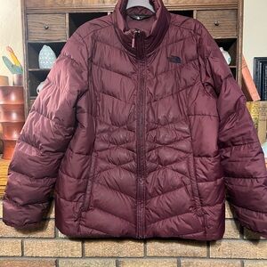 The North Face Women's Maroon Puffer Jacket XL